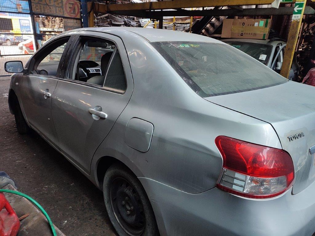  Toyota YARIS 2006    EN DESARME